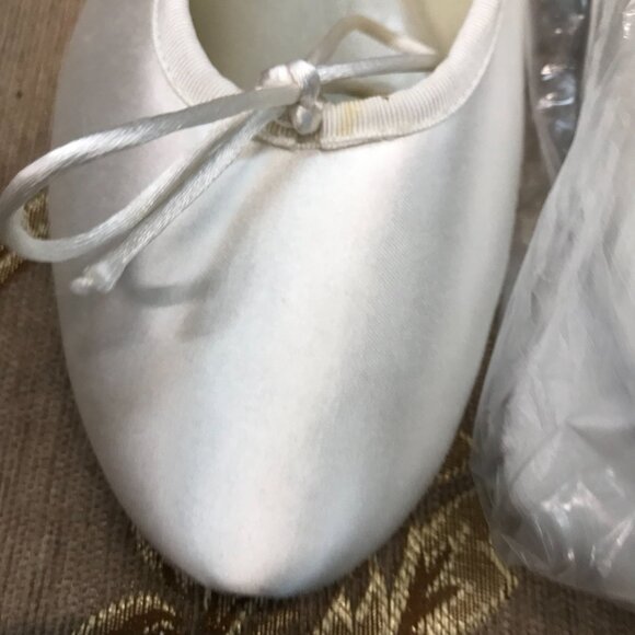 Dye-Able White Satin Ballet Flats, w/ Bow Formal Elegant Wedding Comfortable - Picture 5 of 14